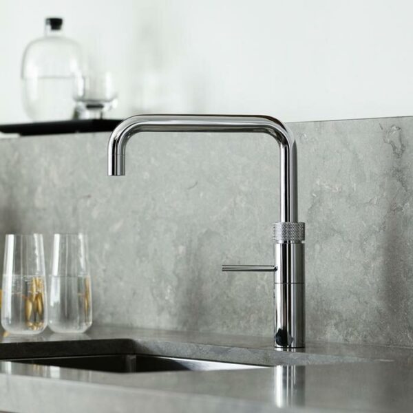 fusion-square-krom Quooker Fusion Square i krom ved køkkenvask